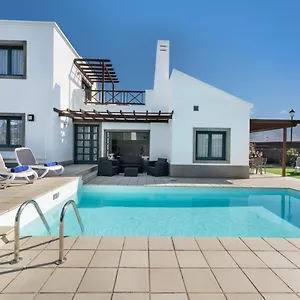  Villa Villas Camelot By Escape