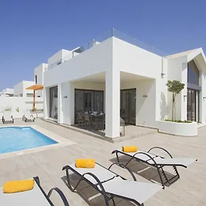  Villa Luxury Near 1km Swimming Pool Tennis Court Great For Ages
